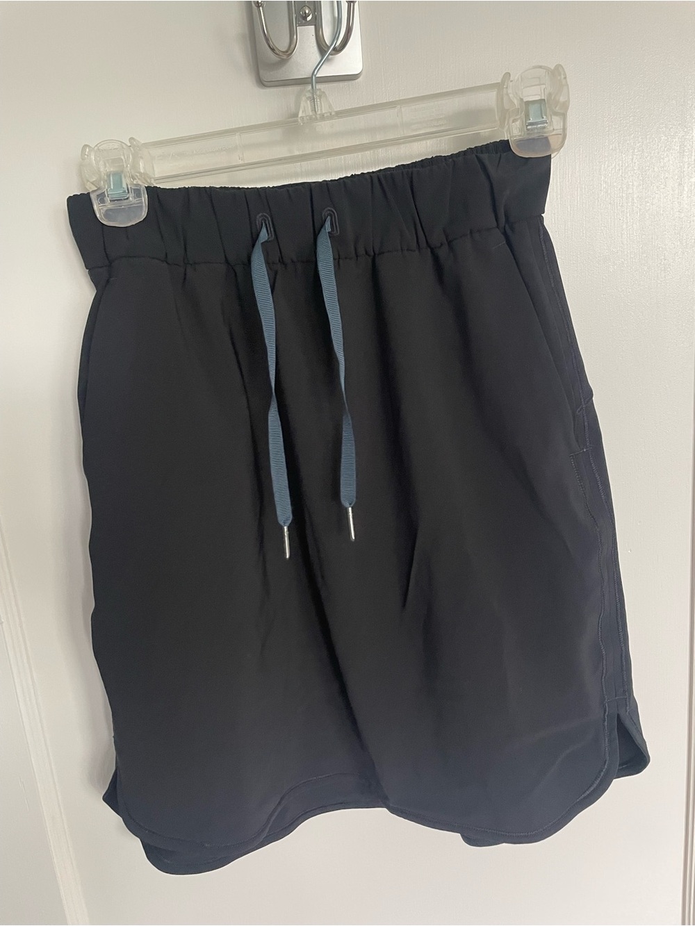Lululemon Women’s Athletic Skirt | Size 4 | Black with Teal Drawstring